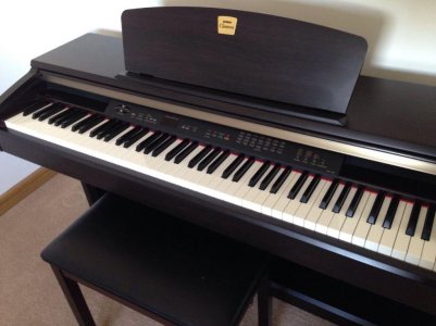Yamaha-Clavinova-Digital-Piano-Dark-rosewood-88-keys-and-3-fo-20150628075035.jpg