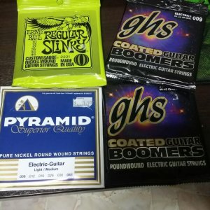 sale_set_of_electric_guitar_strings_1422794194_03f2abe0.jpg