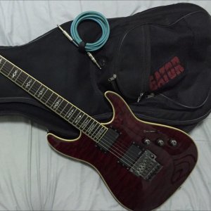 schecter_hellraiser_special_1422718769_2a87021b.jpg