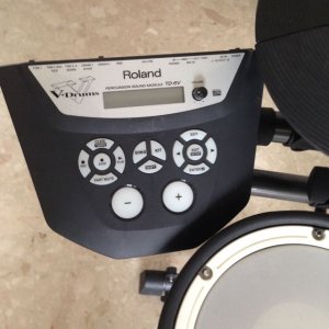 roland_td6v_drumkit_with_carlsbro_pm12_monitor_1447643385_e2c3887e.jpg