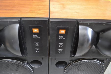 JBL 4430 4.jpg