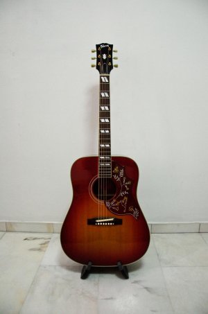 Gibson-1960s-Bodyfront.jpg