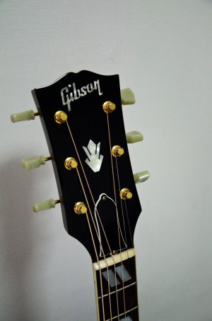 Gibson-1960s-Headstock.jpg