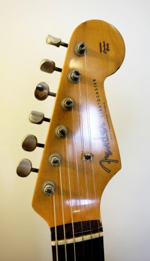 strat neck.jpg