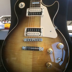 gibson_120th_anniversary_les_paul_classic_1465370428_63feea59.jpg