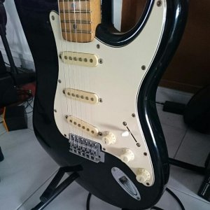 fender_stratocaster_mexico_electric_guitar_1465617762_40a21251.jpg fender_stratocaster_mexico_electric_guitar_1465617762_40a21251.jpg