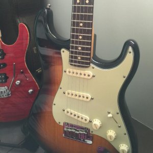 fender_custom_shop_deluxe_stratocaster_1465194887_58269fda.jpg
