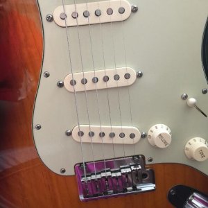 fender_custom_shop_deluxe_stratocaster_1465194888_016551f8.jpg