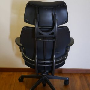 humanscale_freedom_chair_ergonomic_1467689759_47af72bc.JPG