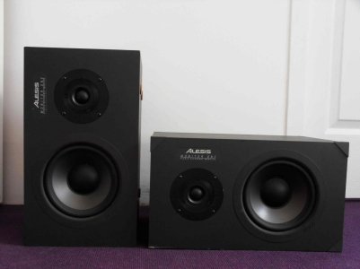 ALESIS MONITOR ONE.jpg