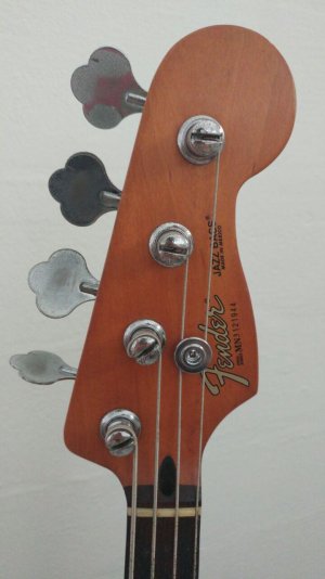 Bass headstock.jpg