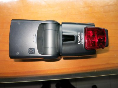 Canon speedlite 580EX (front).jpg