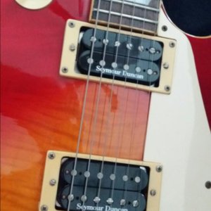 epiphone_les_paul_1476109875_2569f68a.jpg