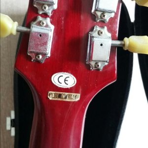 epiphone_les_paul_1476109875_f319ba76.jpg