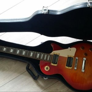 epiphone_les_paul_1476109876_e140c6c0.jpg