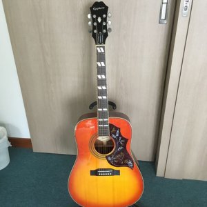 epiphone_humming_bird_with_hardcase_cheap_1479097699_0efc84a2.jpg