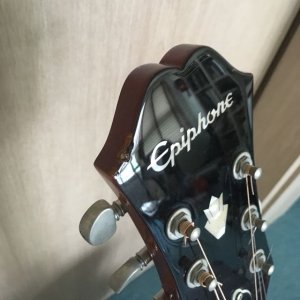 epiphone_humming_bird_with_hardcase_cheap_1479097701_f59113e6.jpg