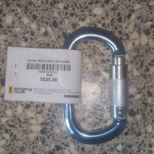 ozone_triple_lock_carabiner_1481698921_78d52f1e.jpg