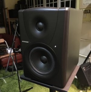 mackie_mr5_studio_monitors_1425565859_960622d7.jpg