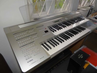 Yamaha Electone ELB-01_keyboard2.jpg Yamaha Electone ELB-01_keyboard2.jpg