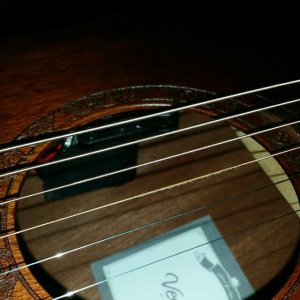 mint_veelah_togo_mahogany_solid_top_travel_guitar_with_pickup_1426217484_7601ccd0.jpg