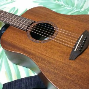 veelah_solid_top_mahagony_togo_travel_guitar_with_preamp_1427203990_06f9cd7e.jpg