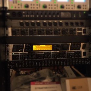 behringer_ultracurve_pro_2496_1428139443_94d7b37f.jpg