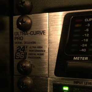 behringer_ultracurve_pro_2496_1428139444_1b0d5bb1.jpg