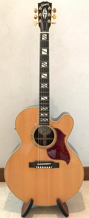 Gibson J185EC Rosewood Electric Acoustic.jpg