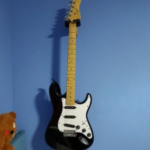 swing_strat_guitar_black_1482331483_19828351.jpg