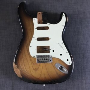 stratocaster_swamp_ash_body_1489194701_3a2011ce.jpg