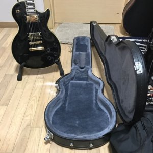 epiphone_les_paul_custom_pro_1490536120_cbd52935.jpg