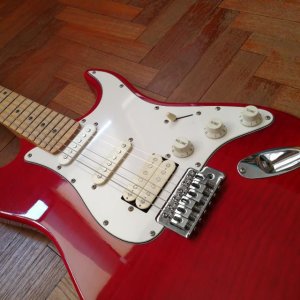 electric_guitar_stratocaster_copy_1493219506_f7bf6d00.jpg