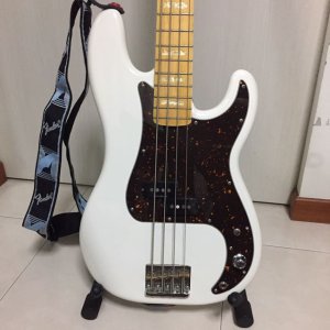 chris_aiken_p_bass_1495118927_eb78cdff.jpg