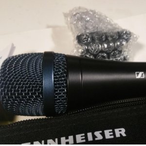 sennheiser_e_935_vocal_microphone_1495348381_80ea1443.jpg