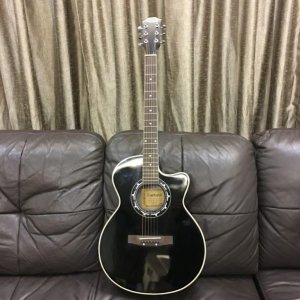 40 inch beginner guitar black.jpg
