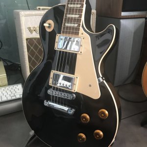 gibson_les_paul_standard_2010_ebony_1504341564_1fd2bb07.jpg