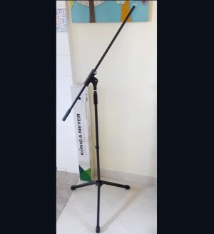 Konig & Meyer Mic Stand.jpg