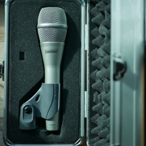 shure_ksm9_condenser_microphone_1493632030_275aeabd.jpg