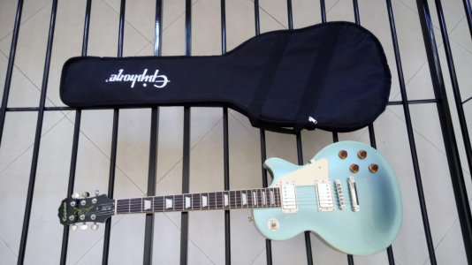 Epiphone Les Paul Standard.jpg