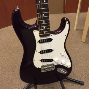 fender_mim_stratocaster_1429546976_42cce716.jpg