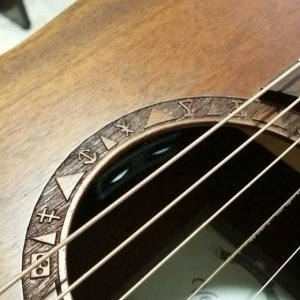 veelah_togo_solid_mahogany_top_travel_guitar_with_preamp_1429669609_1b9c6b14.jpg