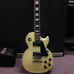 gibson_les_paul_classic_custom_1429863076_df118877.jpg