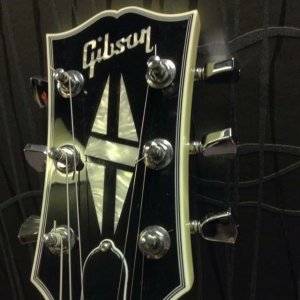 gibson_les_paul_classic_custom_1429863076_ef14216a.jpg