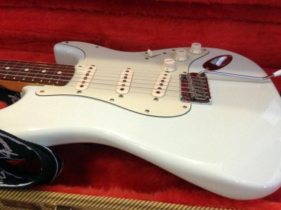 2006_Fender_ClassicPlayer_60s_SNB_02.jpg