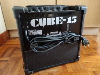 roland_cube_15_guitar_amp_1545203121_3e744e24.jpg