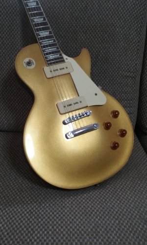 Tokai goldtop b.jpg