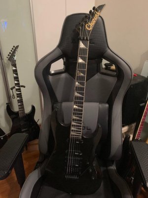 charvel 2.jpg