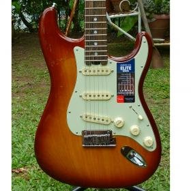 wtt_wts__brand_new_mint_condition__elite_stratocaster__aged_cherryburst_1556430917_350faa060.jpg