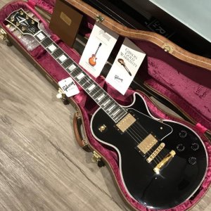 2015 GIBSON CUSTOM LP CUSTOM EBONY BLACK BEAUTY-200519-1C.jpg